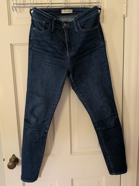 Madewell Curvy High-Rise Skinny Jeans in Dark Blue
